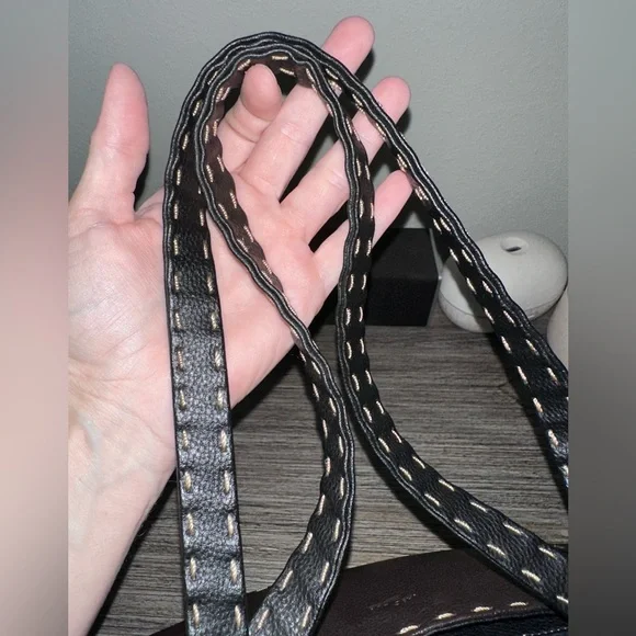 The Sak Elliott Lucca Elegant Black and Brown Leather Shoulder Bags - Picture 7 of 12